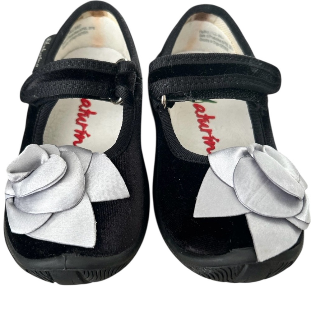 Naturino Toddler 5 Black Dress Shoes with Silver‎ Flower